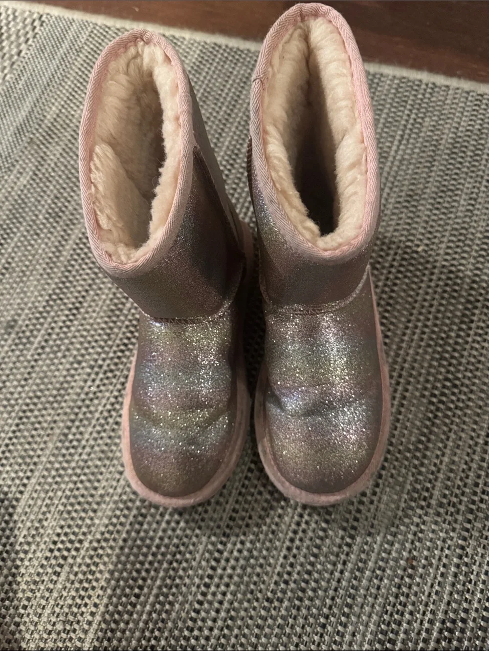 Uggs Kids Classic Glitter Boots in Metallic Rainbow, size 4